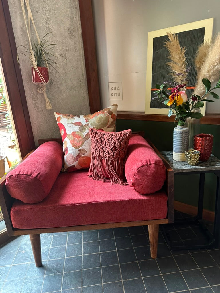 Noniita Chair Mugavoo with Macrame Pillow