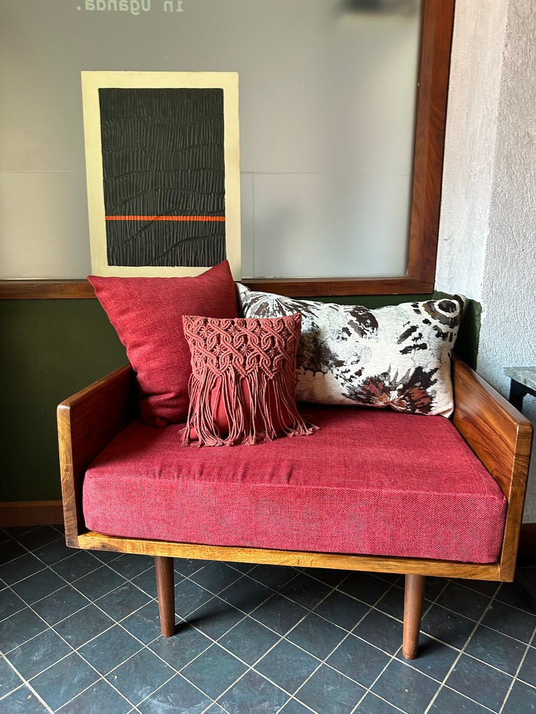 Noniita Chair Mugavoo with Macrame Pillow